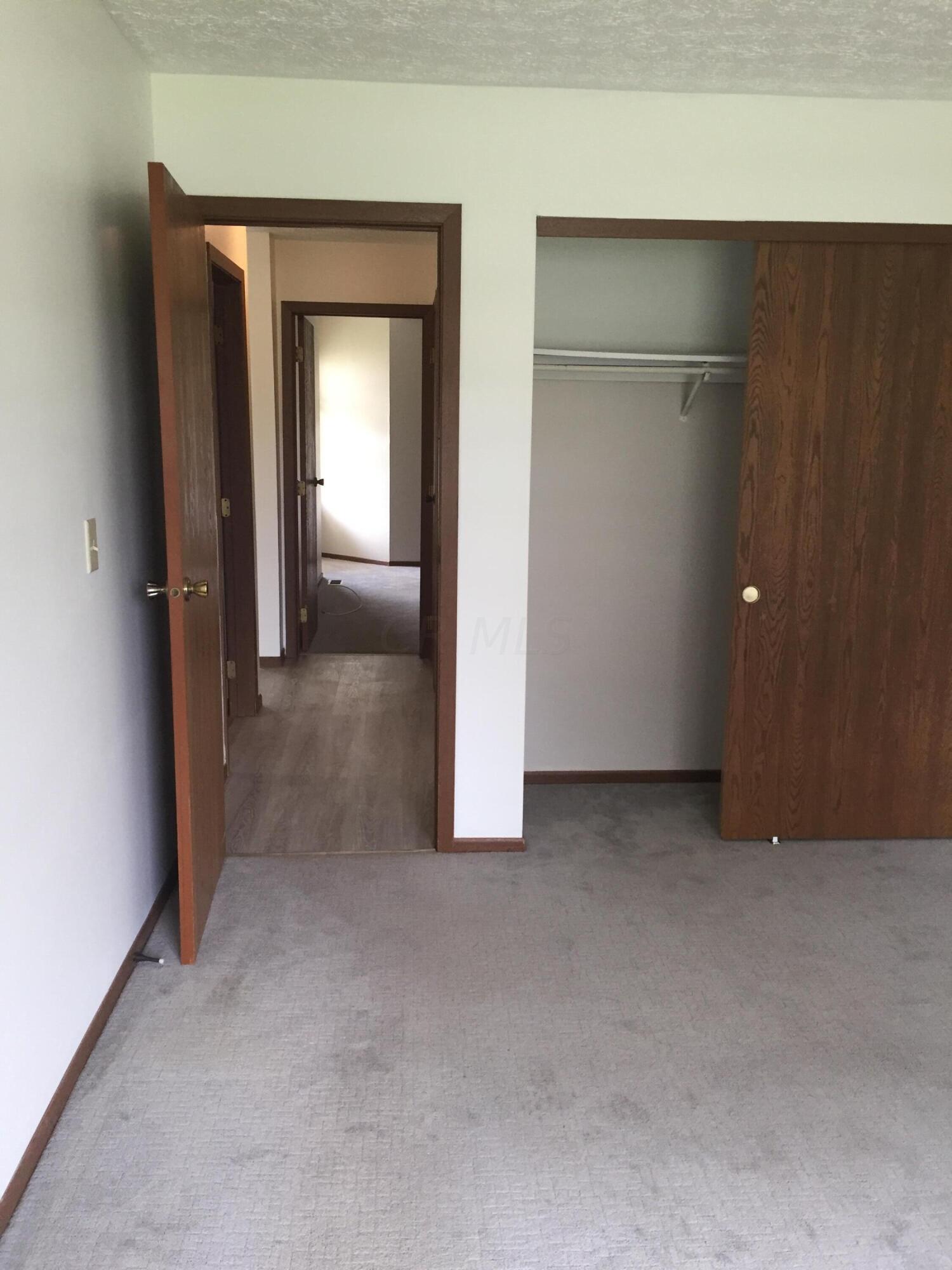 3830 Petzinger Road, Unit 3832 Columbus, OH 43232 - Photo 5 of 12 Gallery Image 5