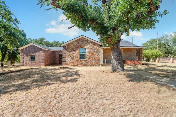$230,000 | 315 Southeast 21st Street, Mineral Wells, TX 76067