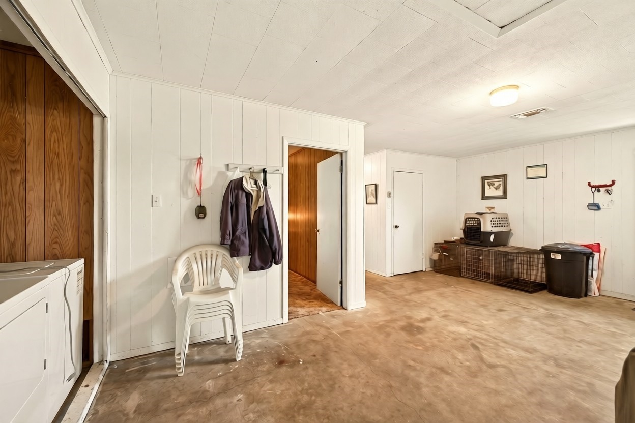 212 Halstedt Road La Grange, TX 78945 - Photo 18 of 38
