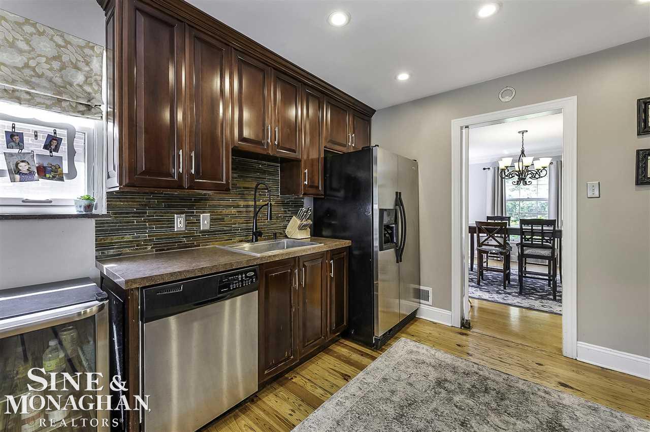 468 Fisher Road Grosse Pointe, MI 48230 - Photo 9 of 36 50078805-8.JPG