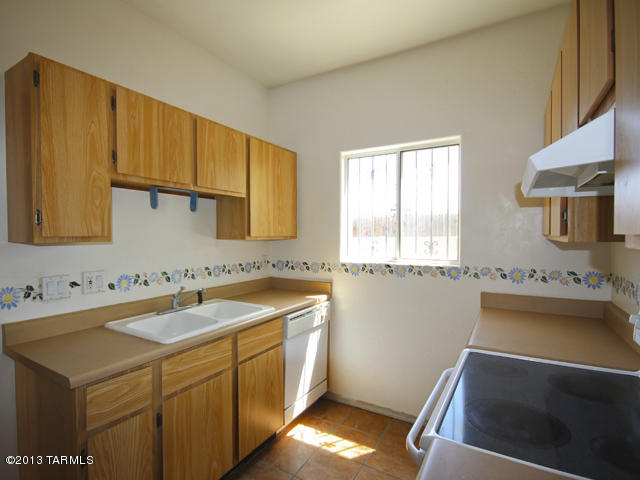 3532 South Mission Road, Unit 3 Tucson, AZ 85713 - Photo 11 of 32