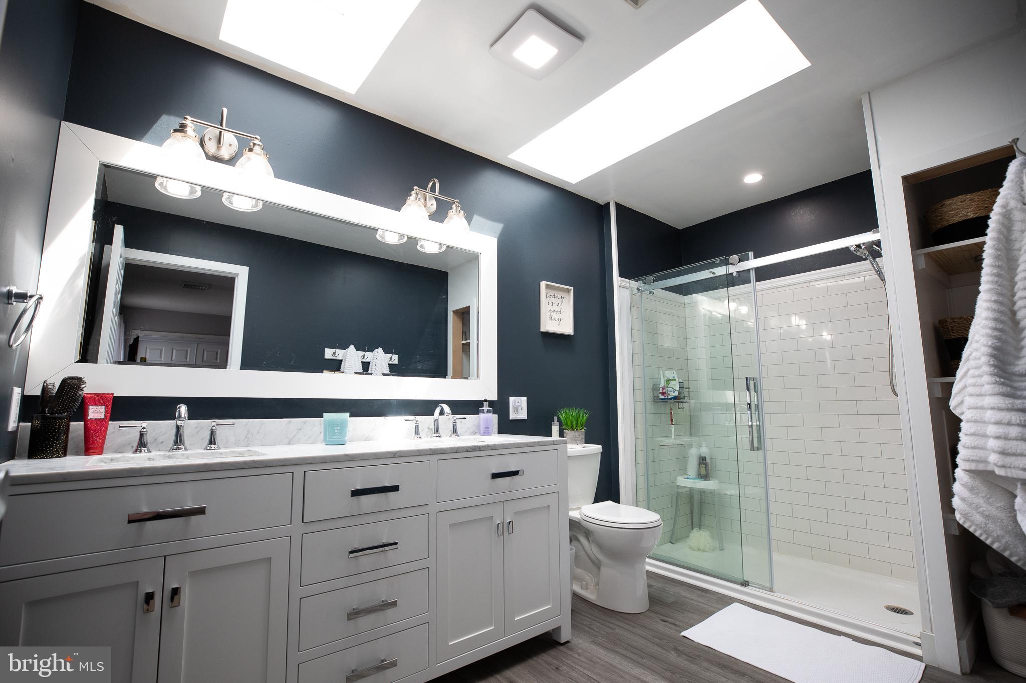 1810 Colonial Road Harrisburg, PA 17112 - Photo 19 of 37 Master Bathroom