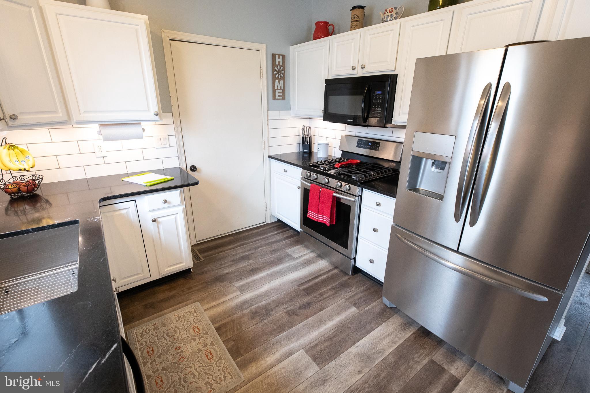 1810 Colonial Road Harrisburg, PA 17112 - Photo 5 of 37 Kitchen