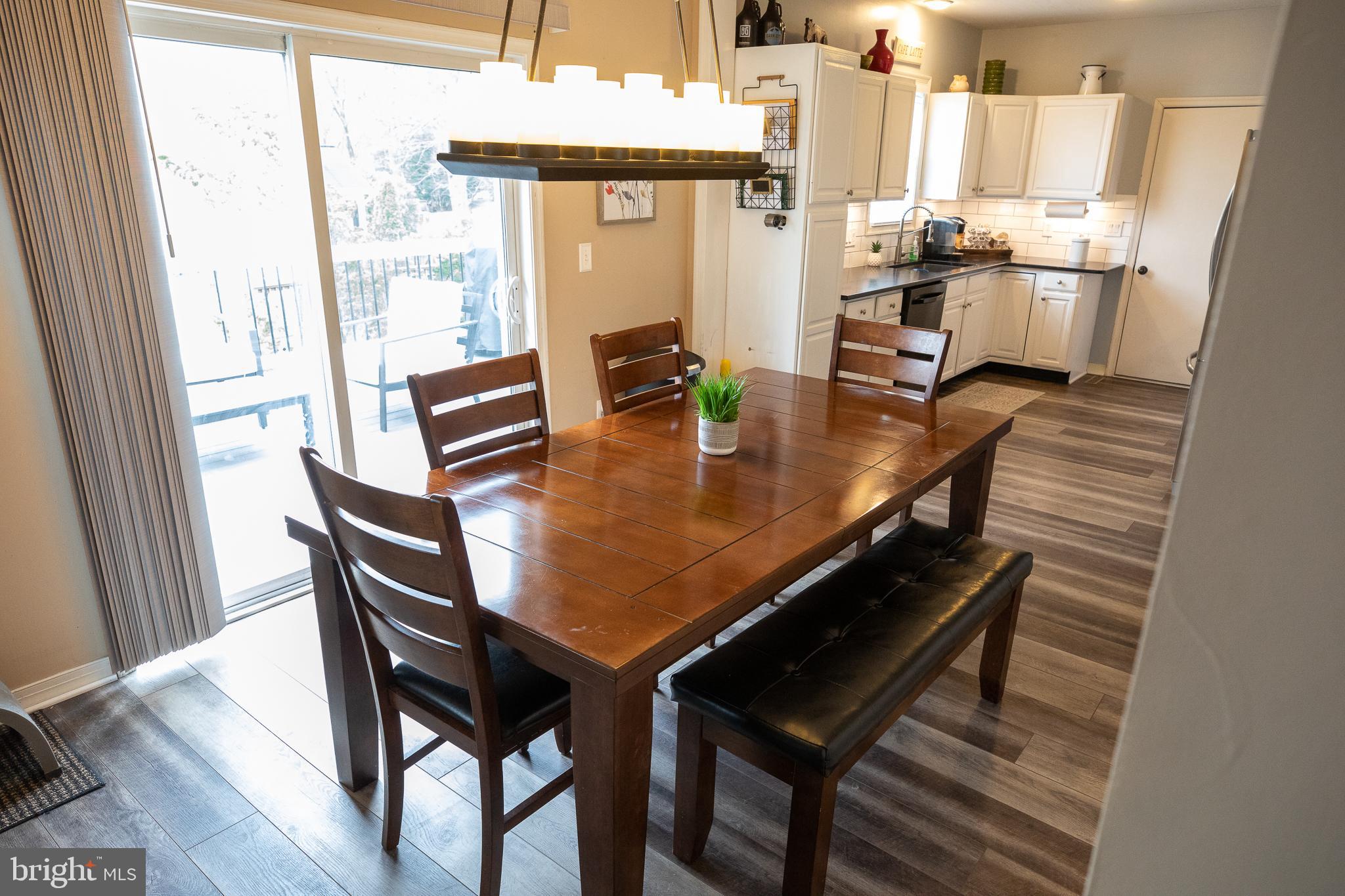 1810 Colonial Road Harrisburg, PA 17112 - Photo 6 of 37 Eat in Kitchen with porch access
