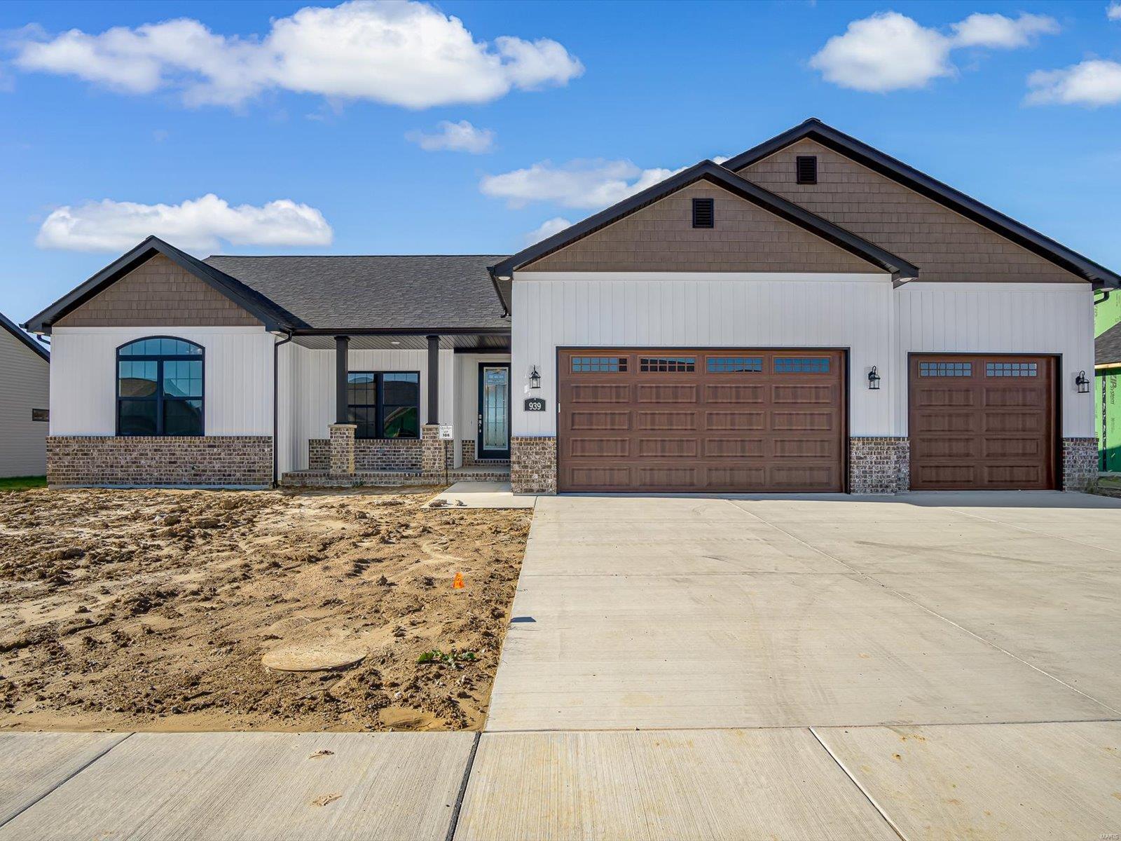 939 Forbs Drive Waterloo, IL 62298 - Photo 1 of 23
