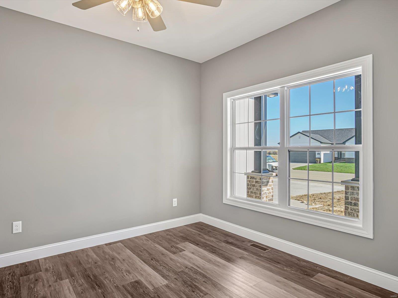 939 Forbs Drive Waterloo, IL 62298 - Photo 3 of 23
