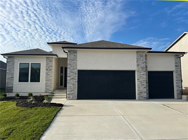 $679,990 | 17154 South Heatherwood Street, Olathe, KS 66062