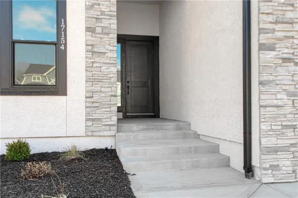 $679,990 | 17154 South Heatherwood Street, Olathe, KS 66062