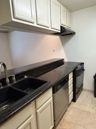 $1,080 | 402 Postoffice Street, Unit 109, Galveston, TX 77550