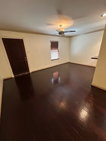 $1,080 | 402 Postoffice Street, Unit 109, Galveston, TX 77550