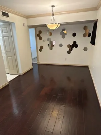 $1,080 | 402 Postoffice Street, Unit 109, Galveston, TX 77550