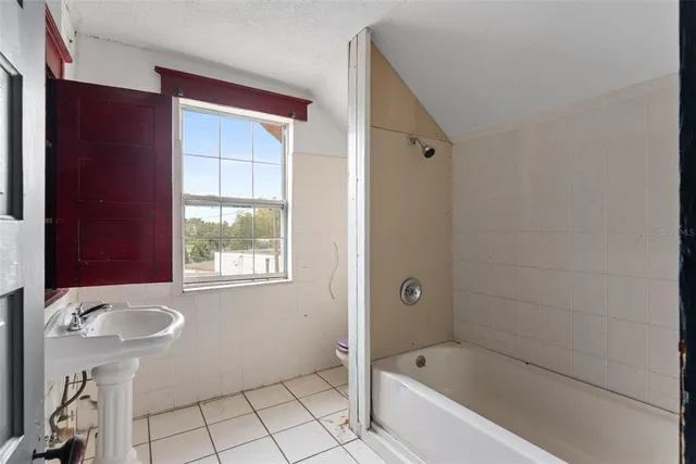 $250,000 | 841 West Lemon Street, Lakeland, FL 33815