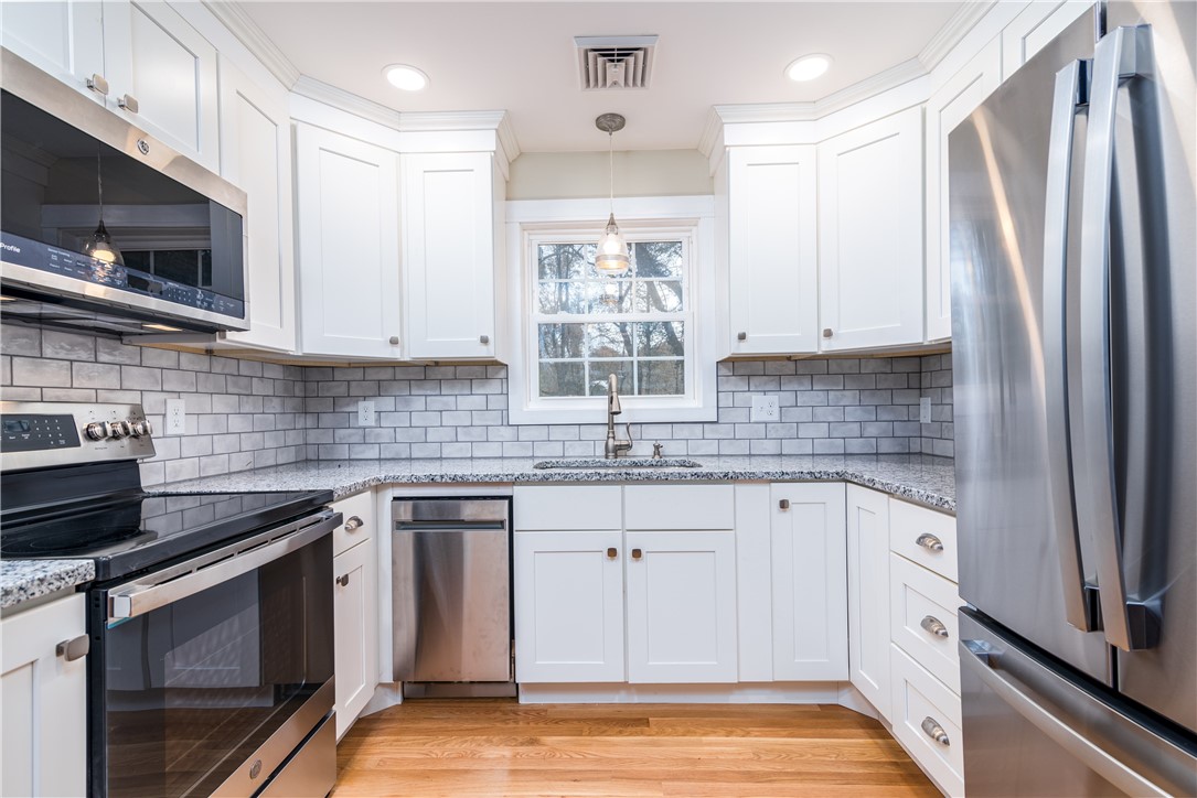 251 S Road South Kingstown, RI 02879 - Photo 6 of 22 Gallery Image 6