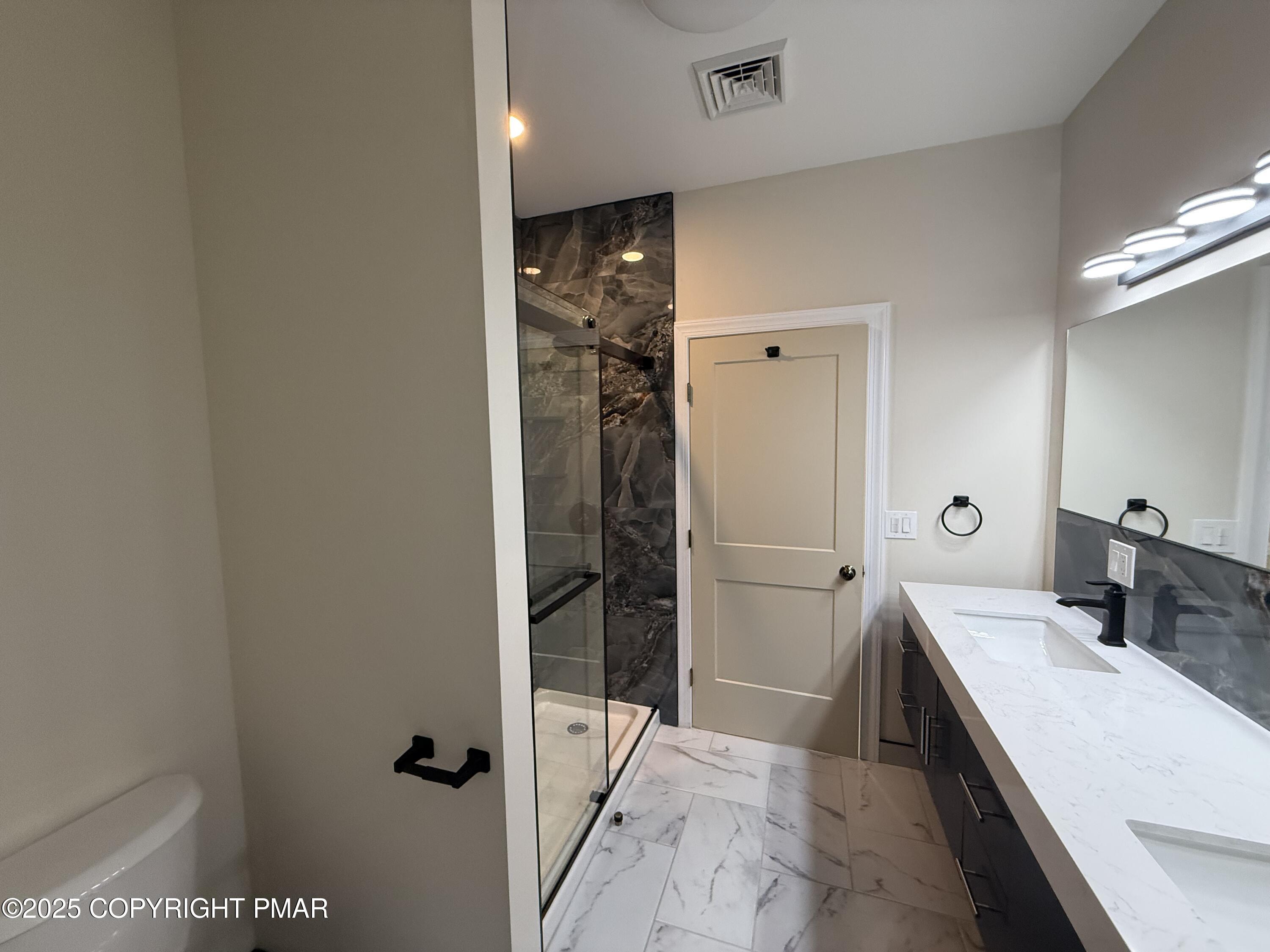 1270 Franklin Street Old Forge, PA 18518 - Photo 26 of 30 PrimaryBath2