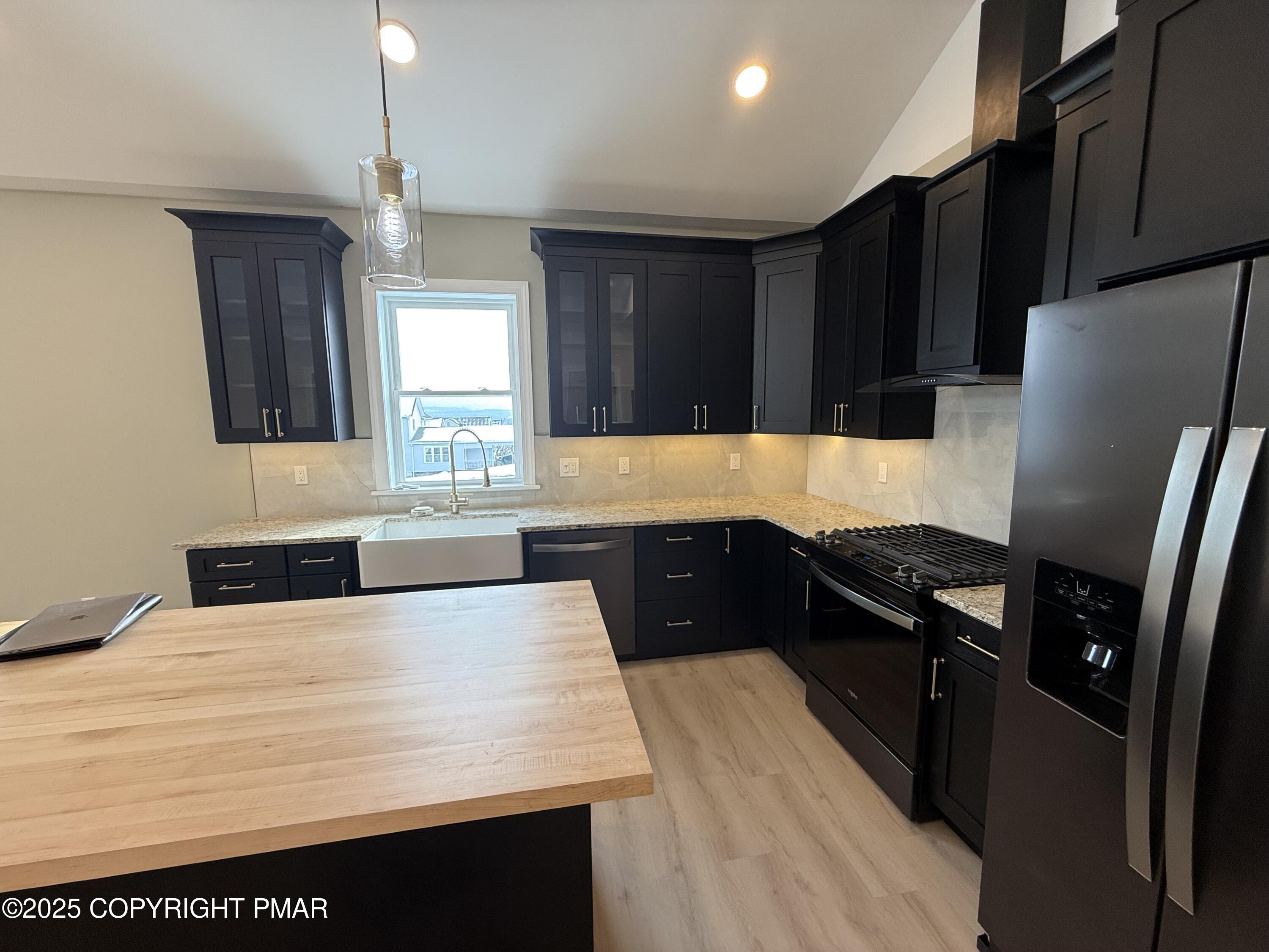 1270 Franklin Street Old Forge, PA 18518 - Photo 9 of 30 Kitchen1