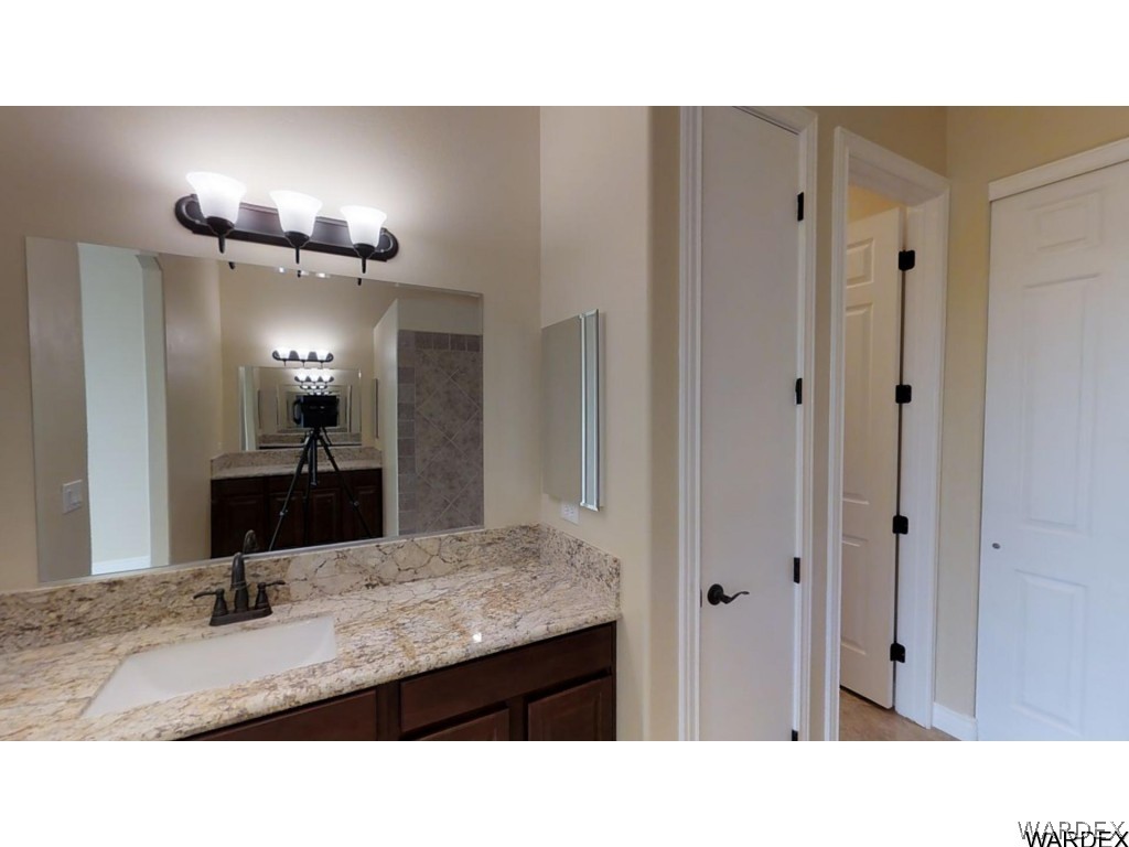 2656 Pegasus Ranch Road Bullhead City, AZ 86429 - Photo 11 of 24 Master Bath 2