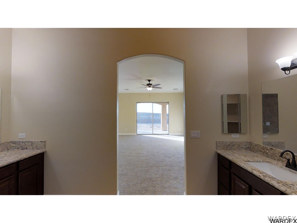 2656 Pegasus Ranch Road Bullhead City, AZ 86429 - Photo 12 of 24 Master Bath