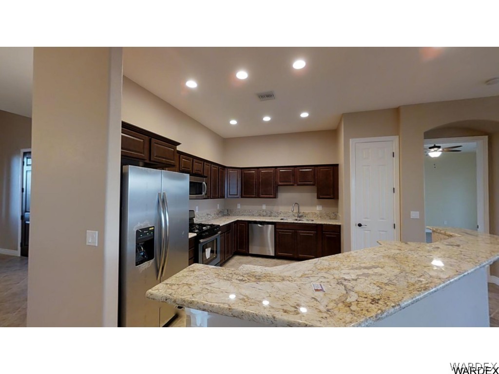 2656 Pegasus Ranch Road Bullhead City, AZ 86429 - Photo 4 of 24 Kitchen 5