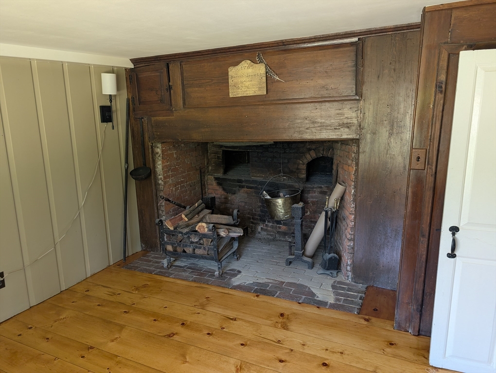 46 Hammond Street Rowley, MA 01969 - Photo 3 of 12