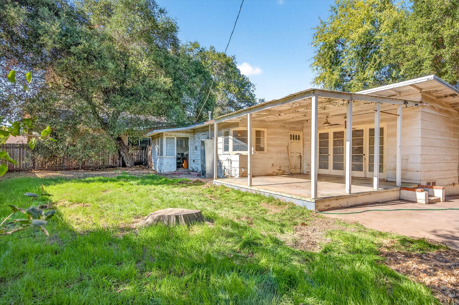 701 West Lomita Avenue Ojai, CA 93023 - Photo 1 of 10 photo_online_000