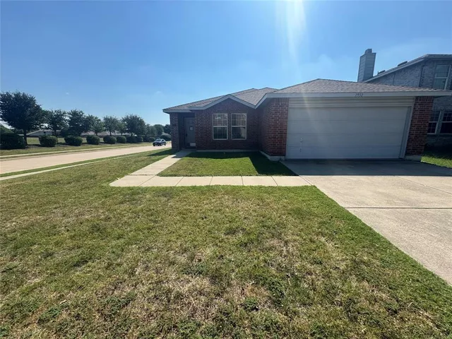 $1,695 | 1932 Elk Lake Trail, Fort Worth, TX 76247