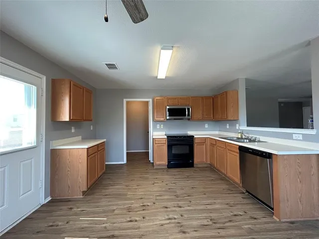 $1,695 | 1932 Elk Lake Trail, Fort Worth, TX 76247