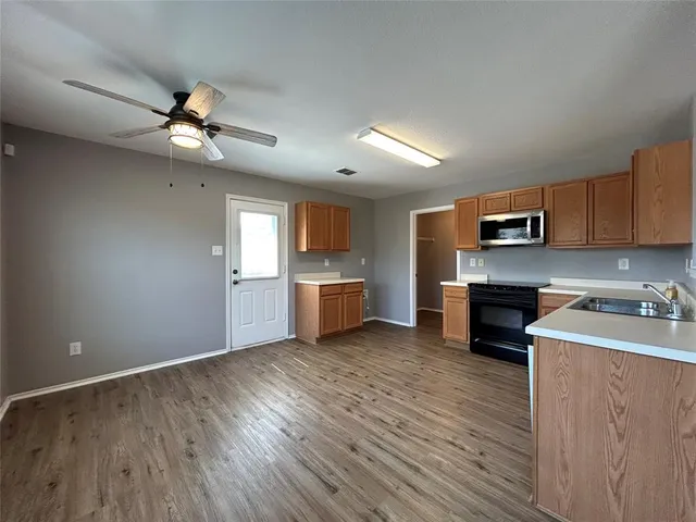 $1,695 | 1932 Elk Lake Trail, Fort Worth, TX 76247