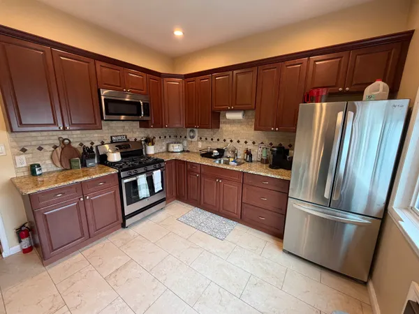 $2,950 | 72 Reservoir Avenue, Unit 2, Jersey City, NJ 07307