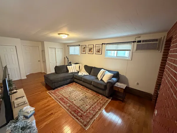 $2,950 | 72 Reservoir Avenue, Unit 2, Jersey City, NJ 07307