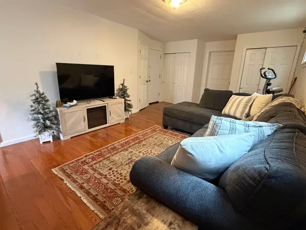 $2,950 | 72 Reservoir Avenue, Unit 2, Jersey City, NJ 07307