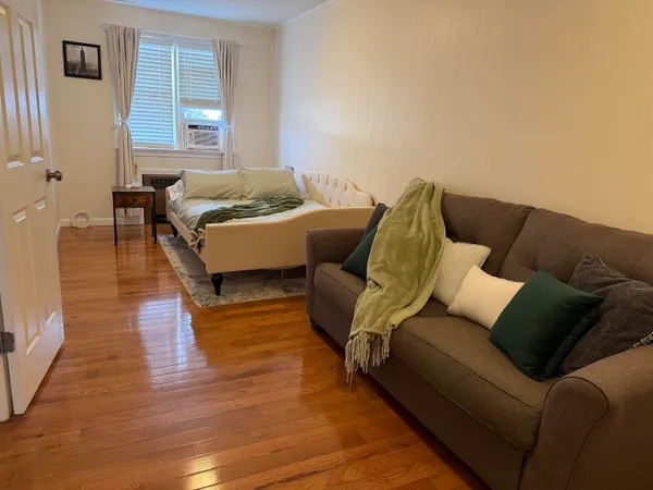 $2,950 | 72 Reservoir Avenue, Unit 2, Jersey City, NJ 07307