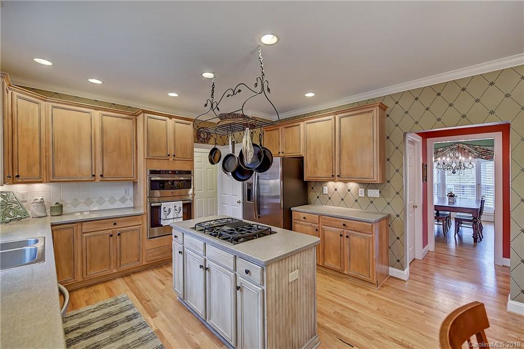 3939 Huckleberry Road Charlotte, NC 28210 - Photo 12 of 36 Gallery Image 12