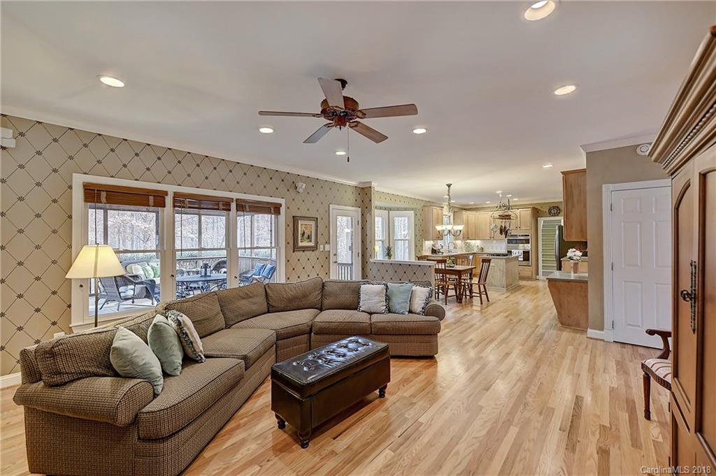 3939 Huckleberry Road Charlotte, NC 28210 - Photo 16 of 36 Gallery Image 16