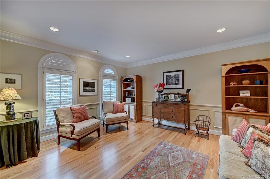 3939 Huckleberry Road Charlotte, NC 28210 - Photo 4 of 36 Gallery Image 4