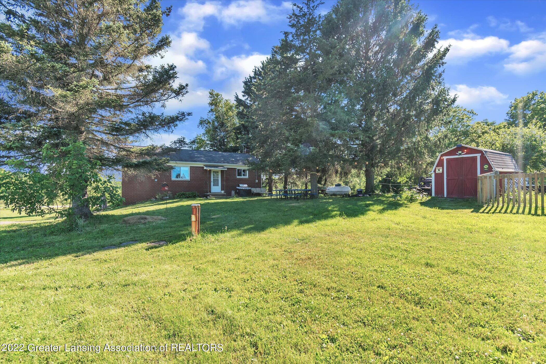 2525 East Clyde Road Howell, MI 48855 - Photo 30 of 36 40-2525-E-Clyde-Rd-WindowStill-Real-Esta