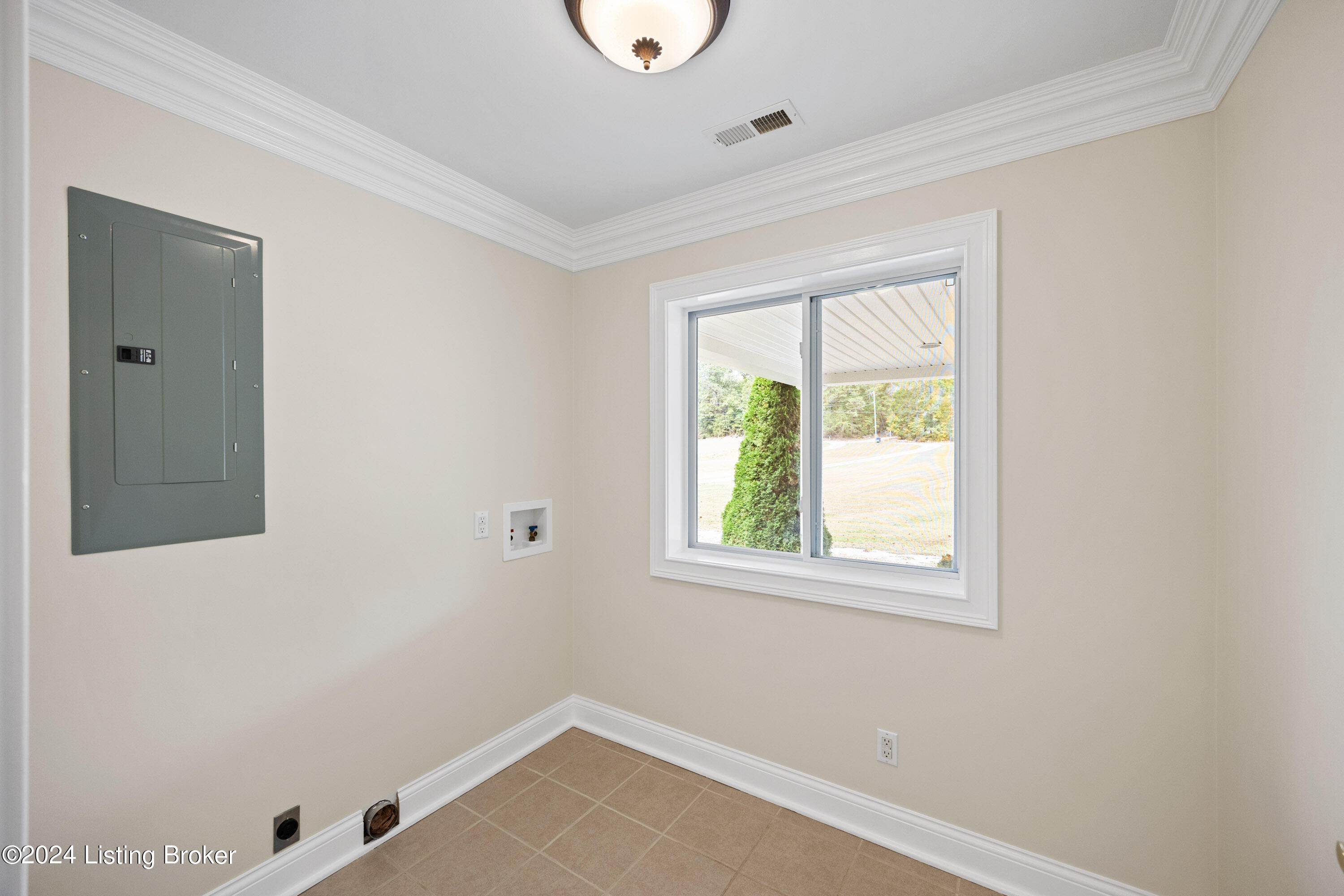 1805 Sulphur Lick Road New Hope, KY 40052 - Photo 16 of 35 Laundry room