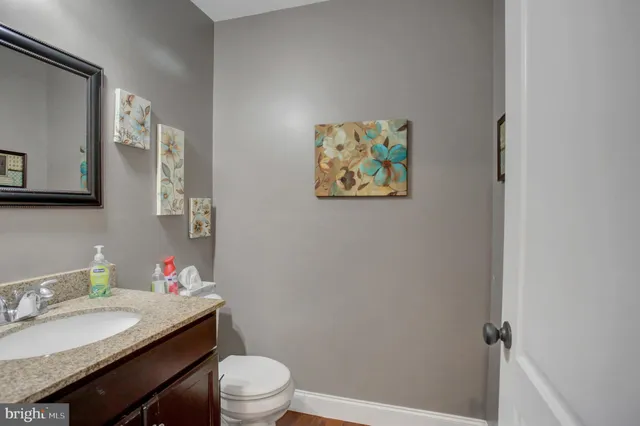 a view of entryway with interior