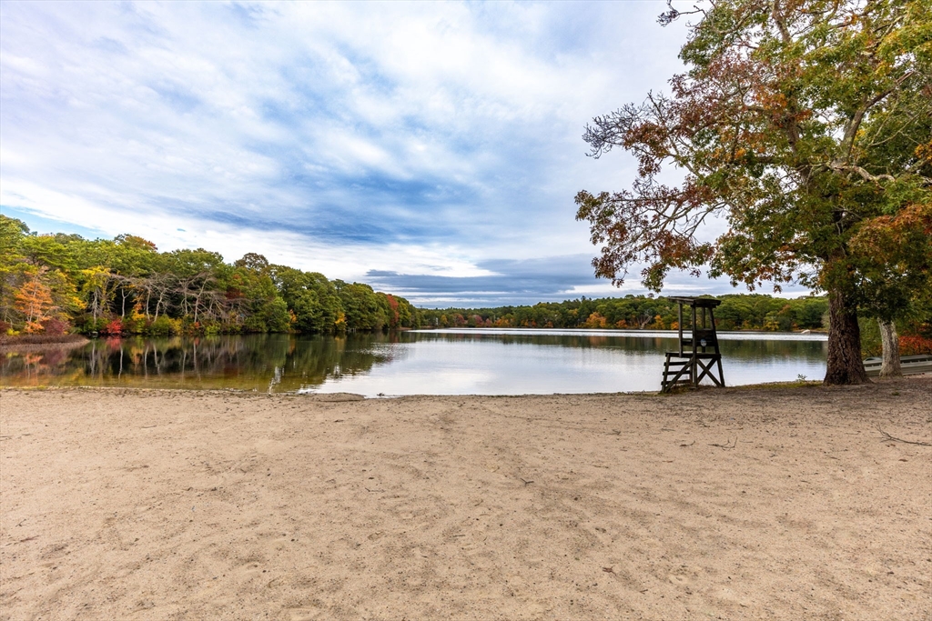 23 Alderberry Road Bourne, MA 02532 - Photo 10 of 32