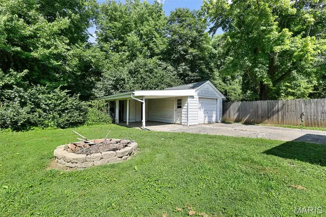 $224,900 | 151 Helen Place, Collinsville, IL 62234