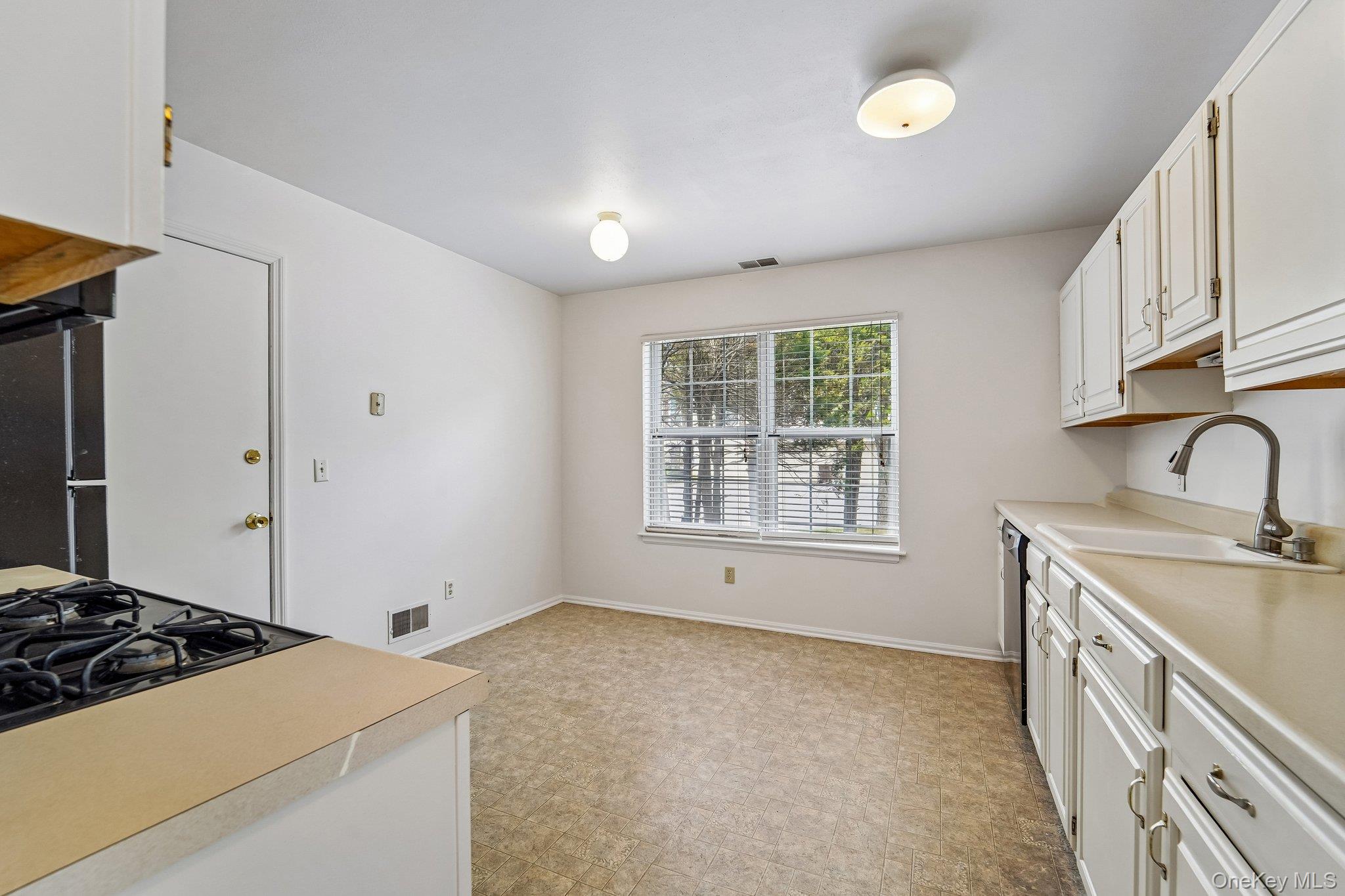 50 Olde Wagon Road Warwick, NY 10990 - Photo 10 of 36