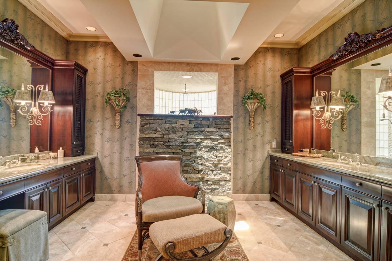 3404 Barrow Island Road Jupiter, FL 33477 - Photo 19 of 26 Master Bath