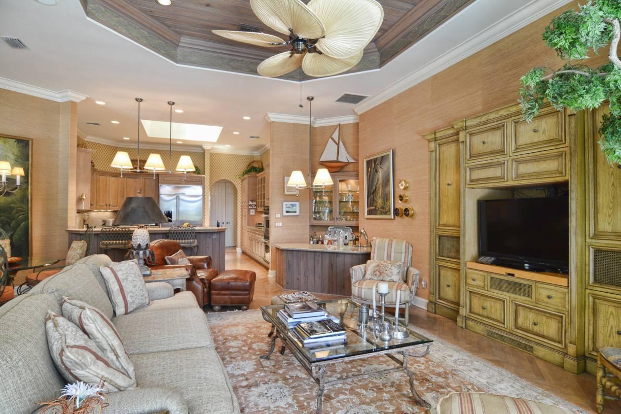 3404 Barrow Island Road Jupiter, FL 33477 - Photo 9 of 26 Family Room - Kitchen