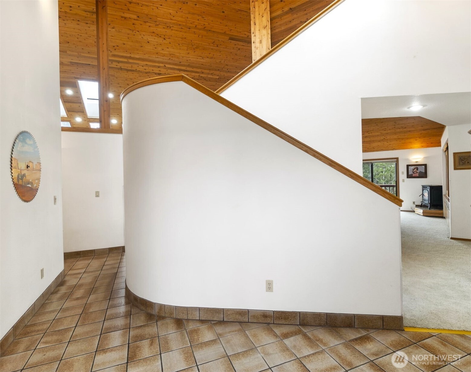 280 Surf Street Westport, WA 98595 - Photo 22 of 35 a view of a hallway with window