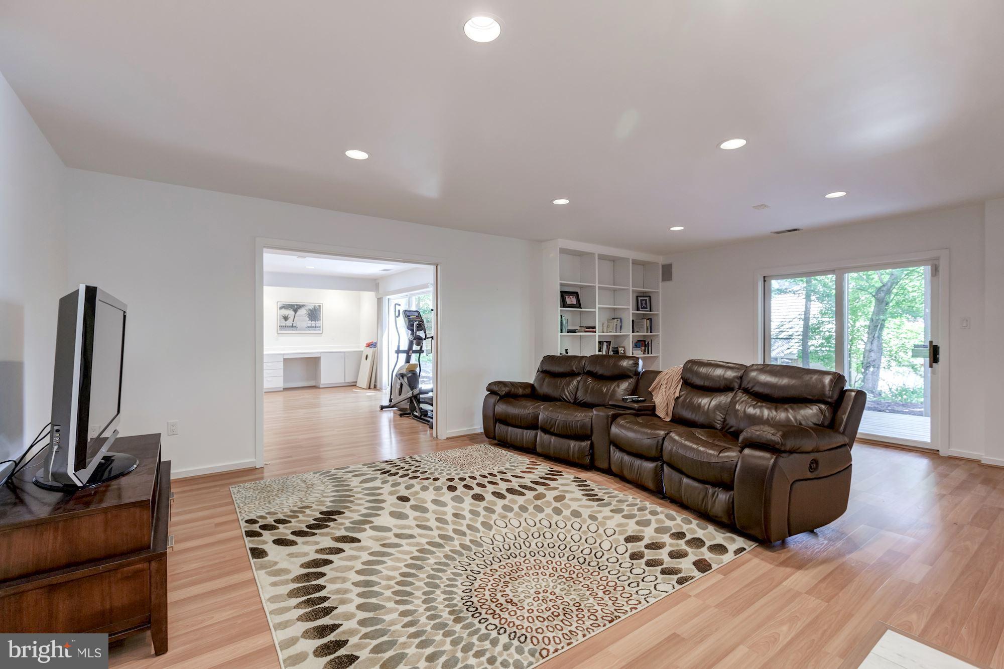 11572 Lake Newport Road Reston, VA 20194 - Photo 22 of 30 Rec Room with SGD Walkout