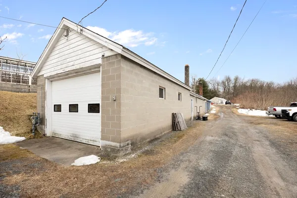 $560,000 | 345 Greenfield Road, Deerfield, MA 01342