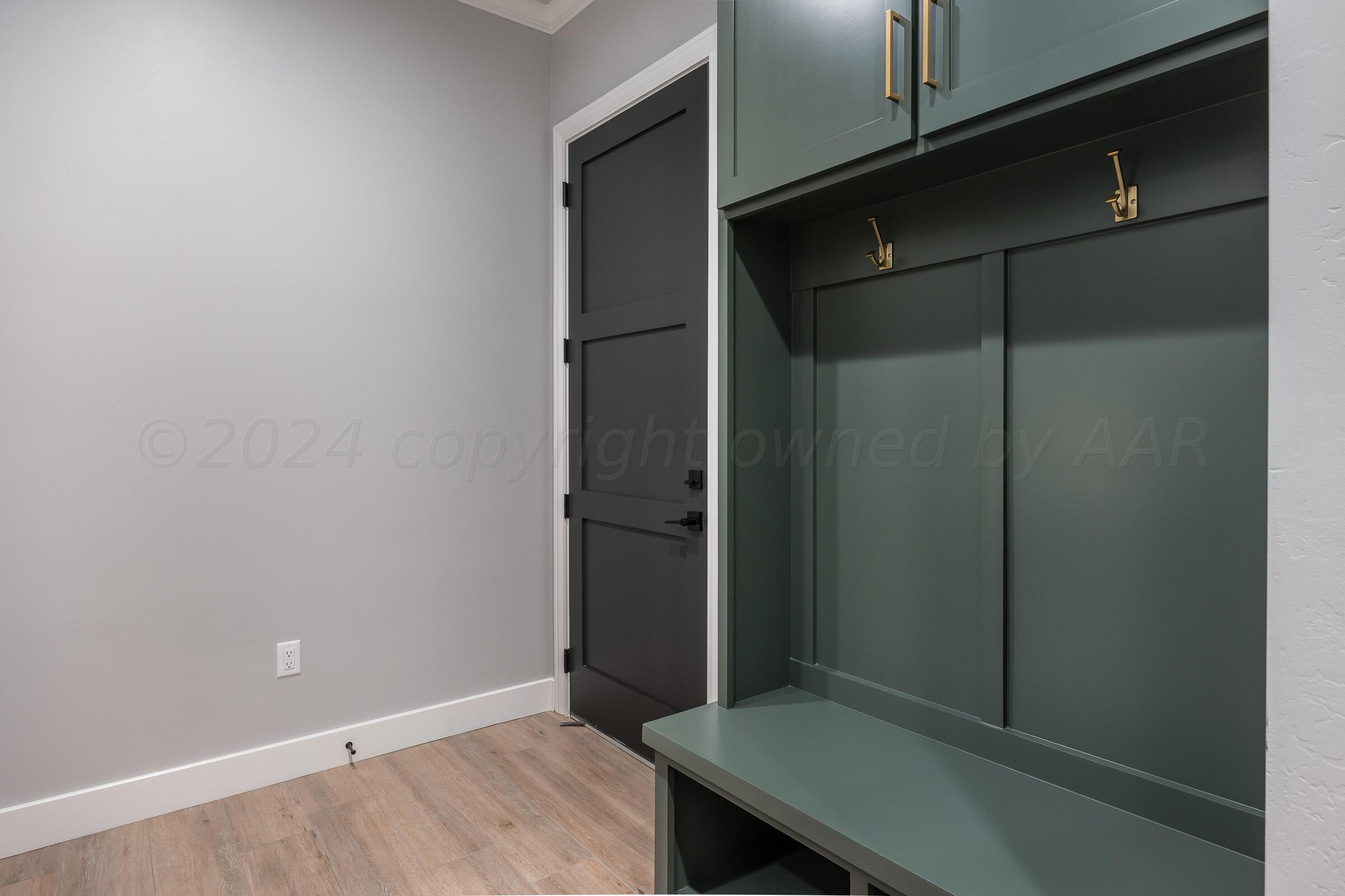 1401 Herring Ranch Road Amarillo, TX 79124 - Photo 37 of 42 037_Mud Room