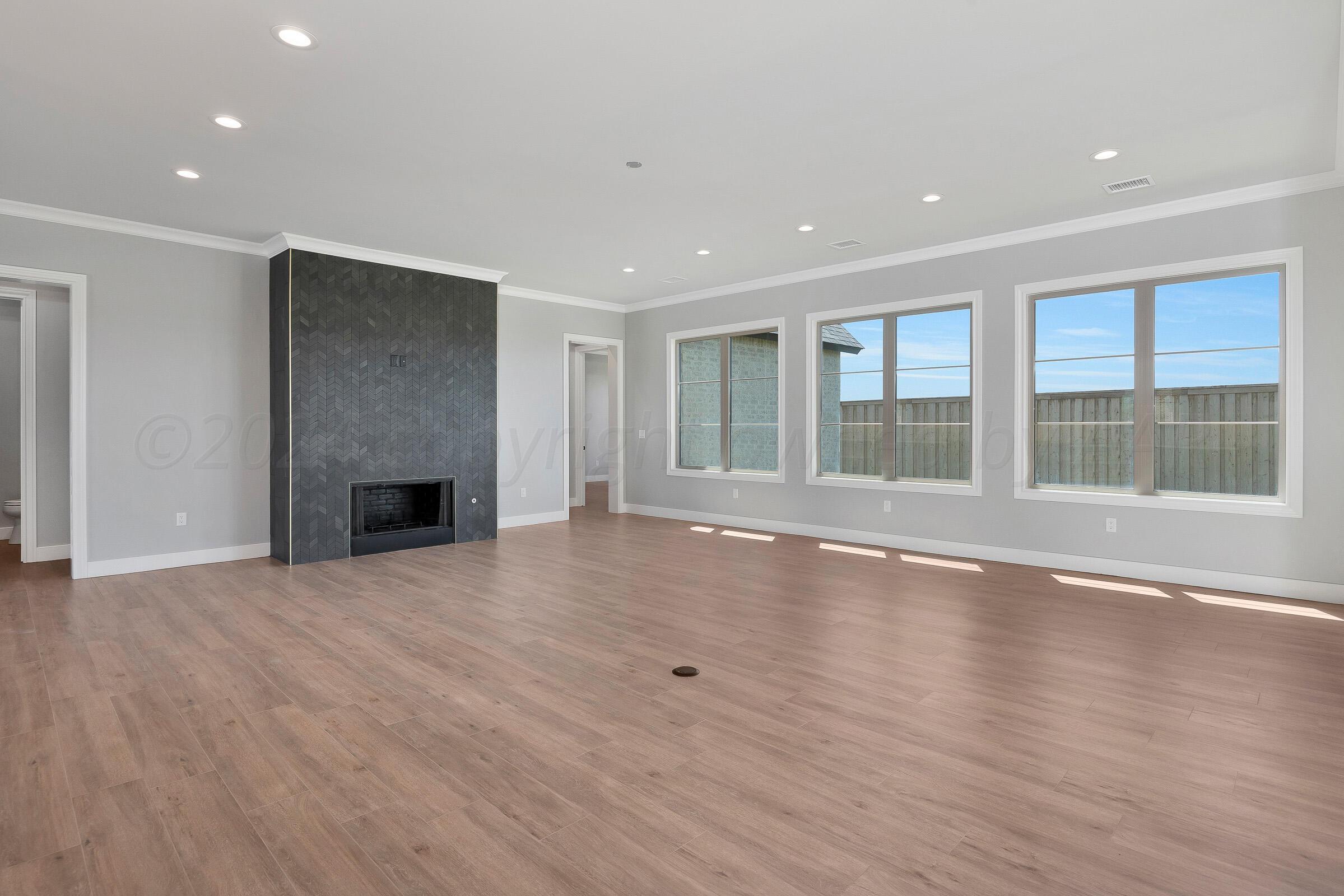 006_Living Room