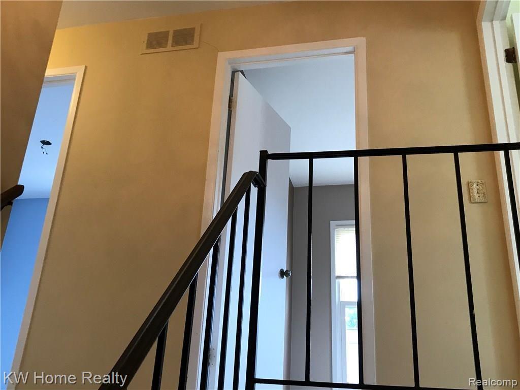1352 Crescent Lane Rochester Hills, MI 48306 - Photo 28 of 58