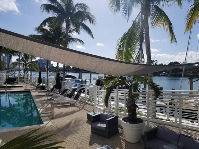 $4,700 | 6580 Indian Creek Drive, Unit 209, Miami Beach, FL 33141