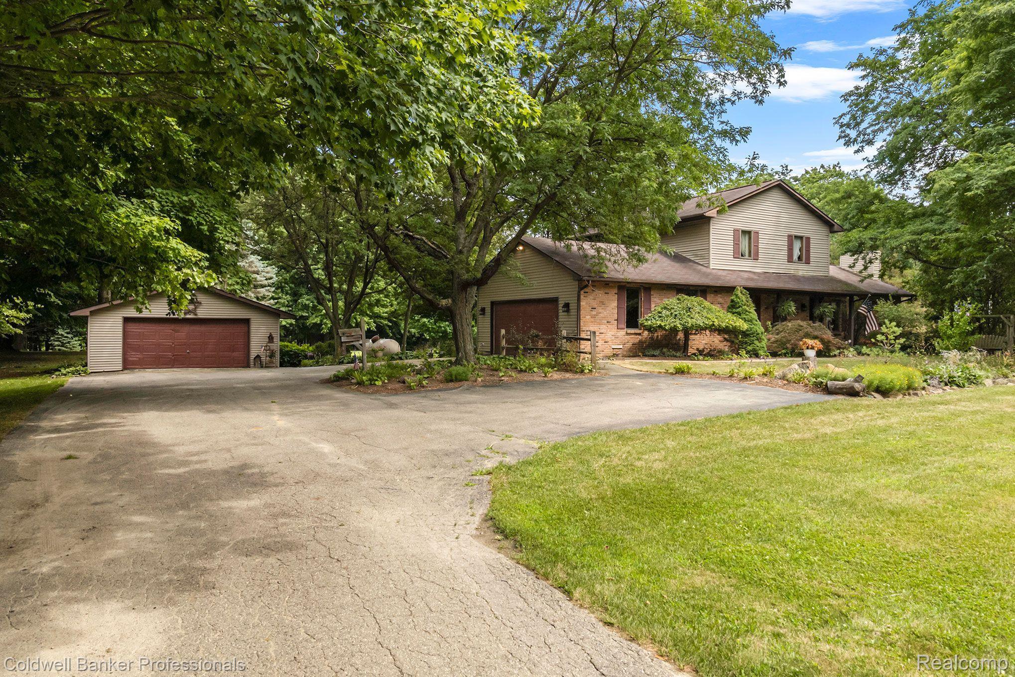 5221 Country Squire Road Dryden, MI 48428 - Photo 1 of 46 WELCOME HOME!!